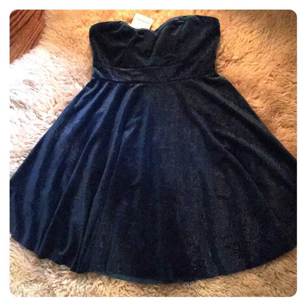 NWT XS Free People velvet strapless mini dress